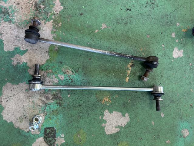 トヨタ　プリウス　足回り交換　ＫＹＢ　ショックアブソーバー交換　ブッシュ交換