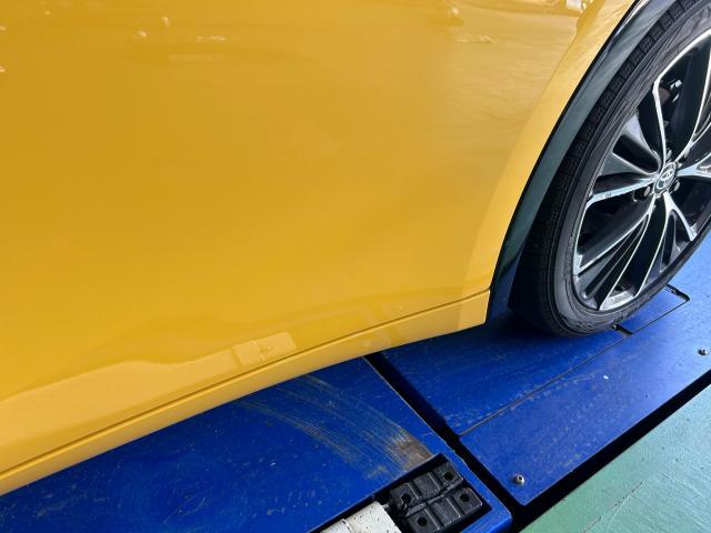 トヨタ　プリウス　キズ・へこみ直し　クイック板金