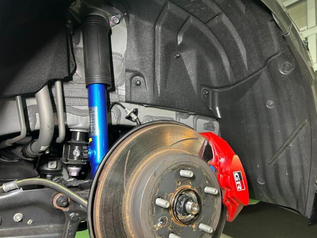 トヨタ　ＧＲヤリス　パーツ取り付け　クスコ　車高調　ウェッズ　