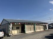 所在地はかえーるランドさんの中になります。かえーるランドさん内右奥のこちらの工場へどうぞ。