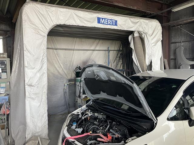 塗装ブース完備しております。