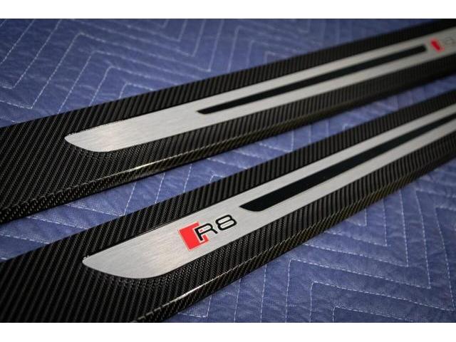 AUDI R8 カーボンラッピング スカッフプレート PPF プロテクションフィルム 京都市