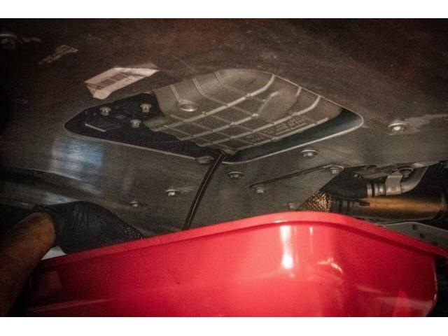 アストンマーティン DB11 エンジンオイル交換 フィルター交換 メンテナンス スーパーカー 京都市