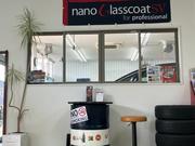 待合室から作業中のお車が見えます！