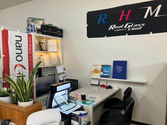 商談スペースです！ゆっくり悩んでください！