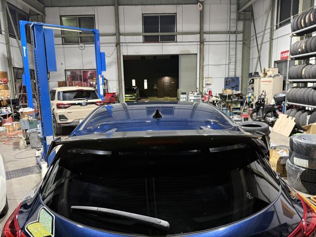 マツダ　アクセラスポーツ　リヤウイング　リヤスポイラー　取付　取り付け　持ち込み　持込　安い　群馬県　高崎市　前橋市　藤岡市　玉村町　伊勢崎市　【栗原オートサービス】