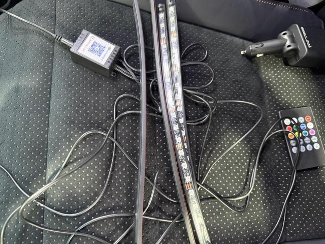 トヨタ　アルファード　フットランプ　足元LEDランプ　LEDテープ　運転席　助手席　後部座席　取り付け　取付　持ち込み　持込　安い　群馬県　高崎市　前橋市　藤岡市　玉村町　伊勢崎市　【栗原オートサービス】
