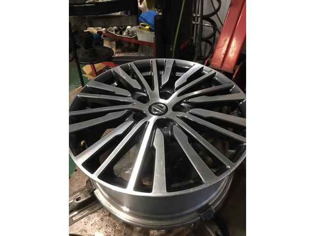 日産　エルグランド　タイヤ交換 　スタッドレス【広島　安佐北区　安佐南区　西区　東区　南区　中区　安芸区　佐伯区　五日市　廿日市　安芸高田　東広島　西条　呉　三原　福山