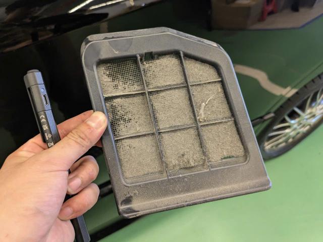 トヨタ　ヴォクシー　80系　駆動用電池の冷却部品のメンテナンスを販売店で受けてください　表示　故障診断　ハイブリッドバッテリー異常　VOXY