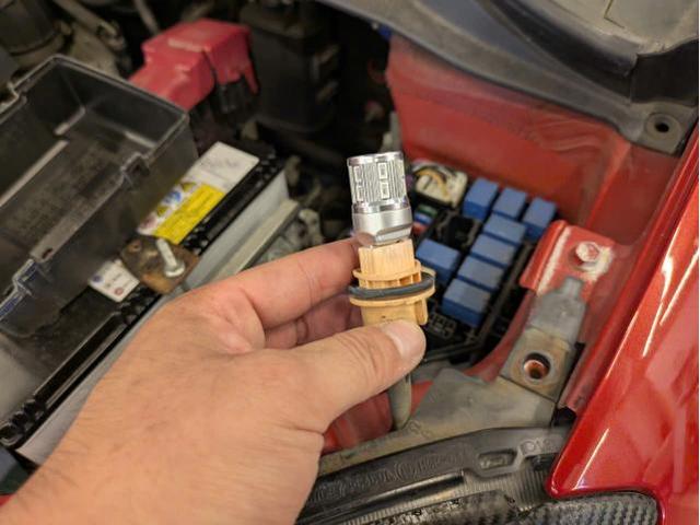 スズキ　スイフト　ZC31S　LEDウィンカーバルブ取付　ハイフラ抵抗取付　ハイフラッシュ防止リレー
