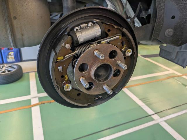 トヨタ　アクア　NHP10 後ろからゴー音　走行中異音　リアハブ交換　リアハブベアリング修理