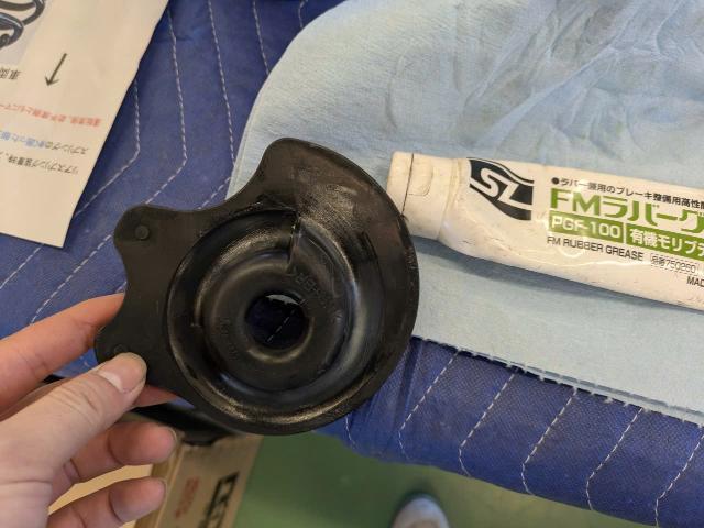 トヨタ　20系アルファード　車高調取り付け　パーフェクトダンパー　SEVEN　7g　乗り心地改善　サスペンション・足回りパーツ取付