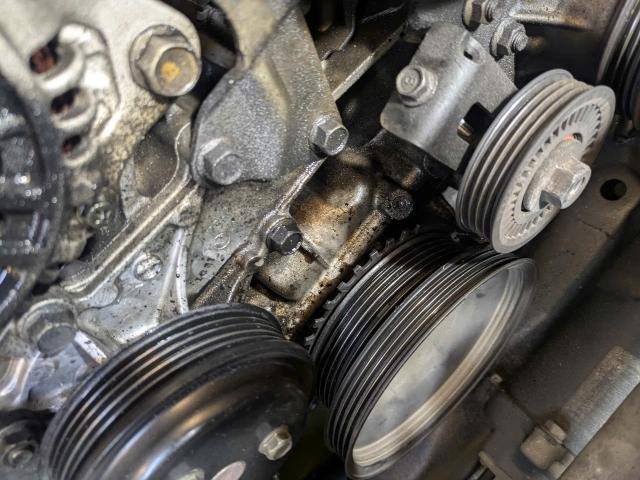 マツダ　ＲＸ－８　エンジンオイル漏れ修理　オイルパン漏れ修理　クランクオイルシール交換　エンジン関連修理・整備