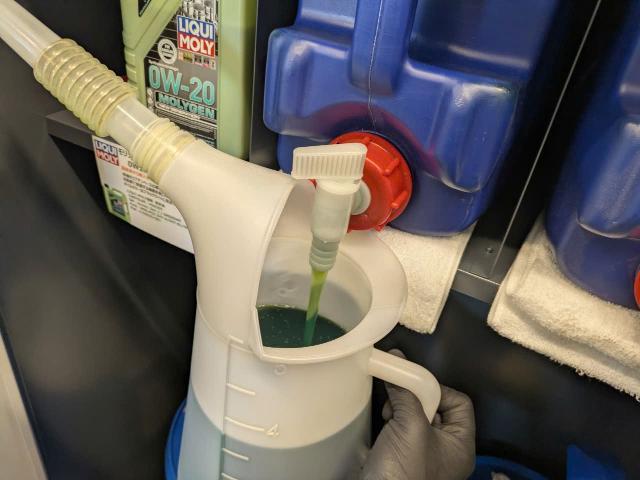 マツダ　ＲＸ－８　エンジンオイル漏れ修理　オイルパン漏れ修理　クランクオイルシール交換　エンジン関連修理・整備