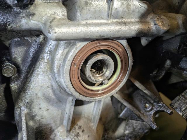 マツダ　ＲＸ－８　エンジンオイル漏れ修理　オイルパン漏れ修理　クランクオイルシール交換　エンジン関連修理・整備