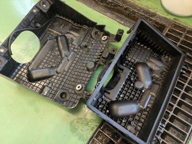 マツダ　ＲＸ－８　エンジンオイル漏れ修理　オイルパン漏れ修理　クランクオイルシール交換　エンジン関連修理・整備