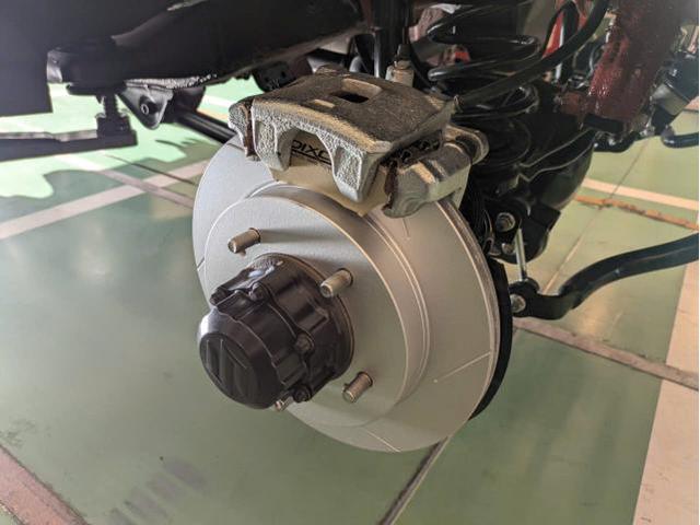 スズキ　ジムニーノマド　ブレーキパッド交換　ブレーキローター交換　DIXCELブレーキローター　DIXCELブレーキパッド　サスペンション・足回りパーツ取付