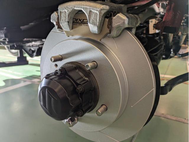 スズキ　ジムニーノマド　ブレーキパッド交換　ブレーキローター交換　DIXCELブレーキローター　DIXCELブレーキパッド　サスペンション・足回りパーツ取付