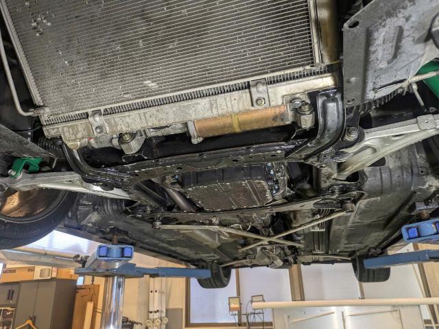 マツダ　ＲＸ－８　エキセントリックシャフトオイルシール交換　クランクオイルシール　エンジンオイル漏れ　オイルパンオイル漏れ修理　デフオイル交換　LIQUIMOLY　デフオイル　75W&minus;140　エンジン関連修理・整備