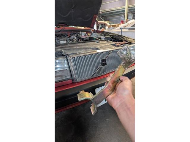 ボルボ　９４０エステート　エンジン修理　クランクプーリー交換　バイブレーションダンパー交換