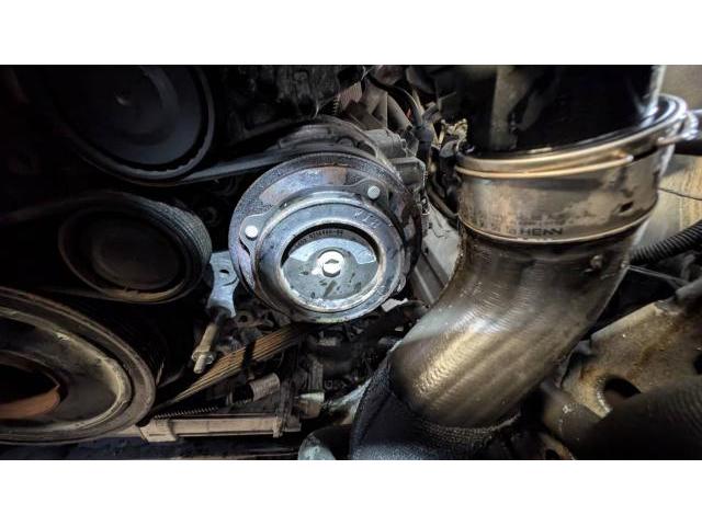 ＢＭＷ　Ｘ５　エアコン修理　Ｆ15　エアコンコンプレッサー交換