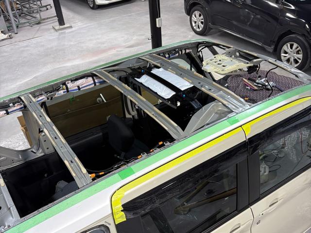 他社では難しいルーフパネルの交換も板金歴２０年以上の職人が交換いたします。