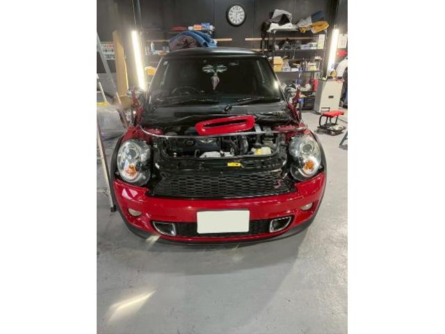 BMW  miniボンネットのクリアはげ　再塗装