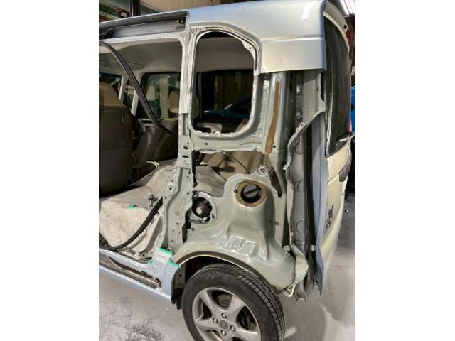 ホンダ　Ｎ－ＢＯＸ　板金・外装補修
リアフェンダーボコボコ修理