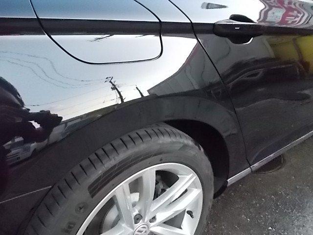 フォルクスワーゲン パサート 広い範囲のキズへこみ 板金塗装できるかな?