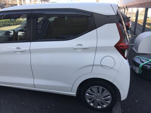 日産　デイズ　ドアとサイドシル（車体下）キズ・へこみ直し　上尾市カーコンビニ倶楽部