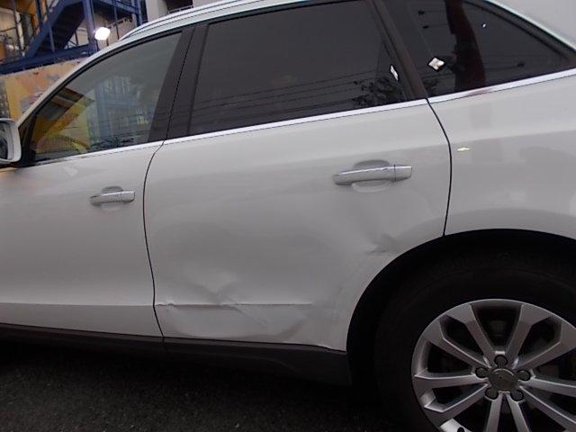 アウディ　Ｑ５スポーツバック　輸入車のドアキズ・へこみ直し　上尾市板金塗装専門店