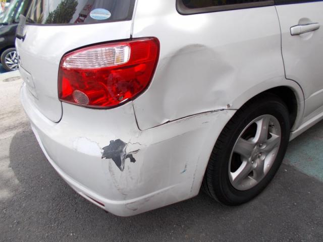 三菱　エアトレック　バンパーと後ろタイヤ上（クォーター）大きなキズ・へこみ直し　上尾市