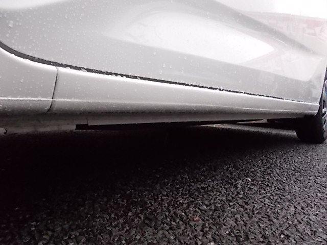 ホンダ　フリードハイブリッド　サイドシル（ドアの下）キズ・へこみ直し　上尾市　カーコンビニ倶楽部