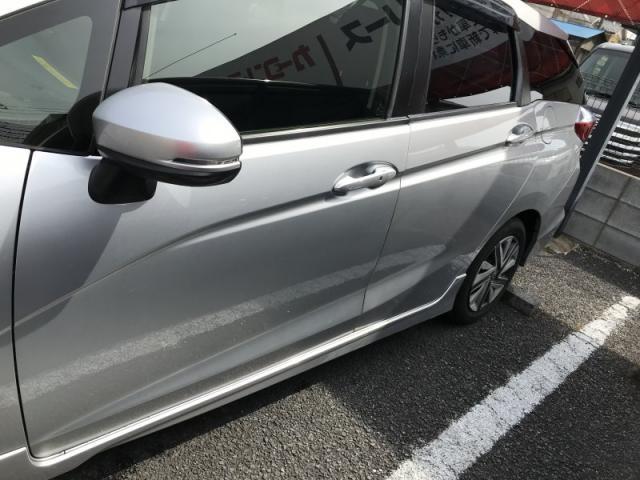 ホンダ　シャトル　リサイクル部品で修理代を抑える　ドアキズ・へこみ直し　上尾市ドア交換