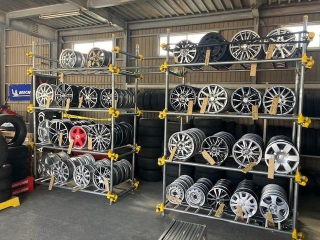 アルミホイールも複数取り揃えております！お客様に合わせたホイールをご提案致します！