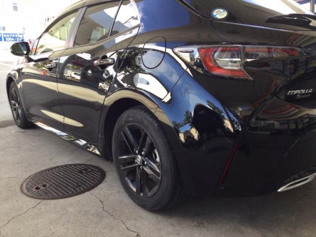 トヨタ　カローラスポーツ　リアドア　リアフェンダー　リアバンパー　キズ・へこみ直し