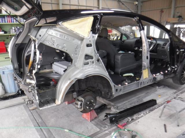 大きな事故もお任せ下さい。「フレーム修正機」も完備しています