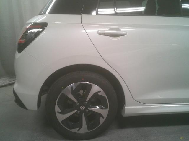 スズキ　スイフト　リヤドア・クォーターパネルキズ・へこみ直し