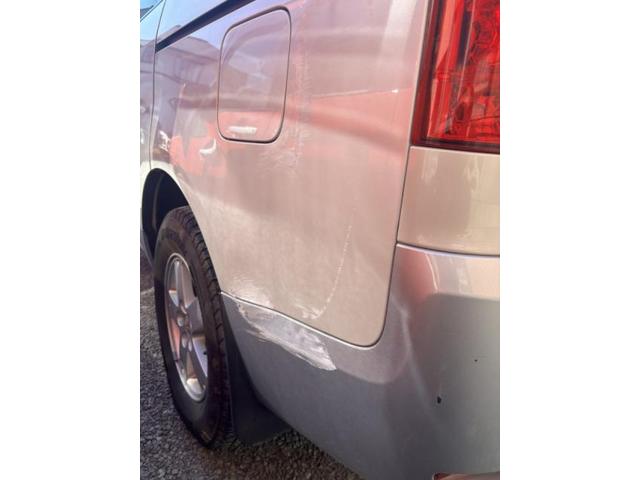 三菱　デリカＤ：５　タイヤの上（クォーター）キズ・へこみ直し