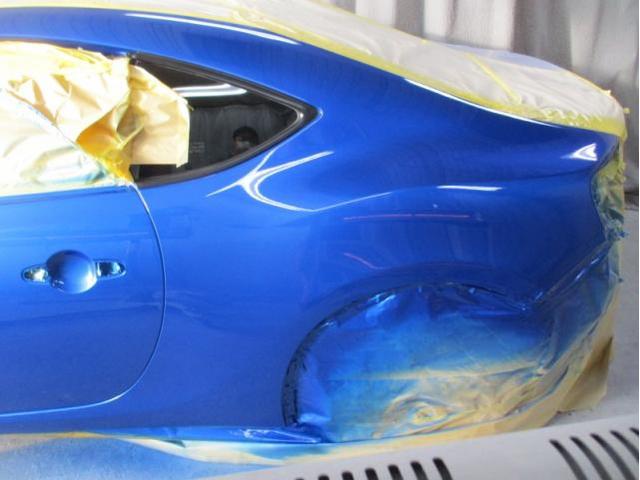 スバル　ＢＲＺ　左後ろタイヤ上（クォーター）キズ・へこみ直し