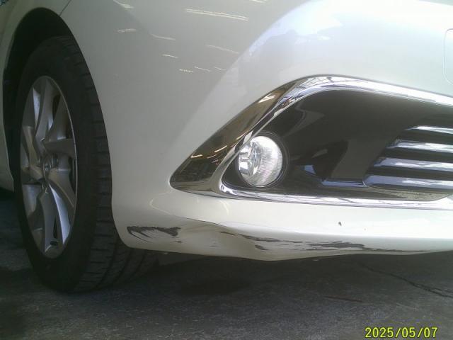 トヨタ　オーリス　フロントバンパー　キズ・へこみ直し　高崎市　カーコンビニ倶楽部