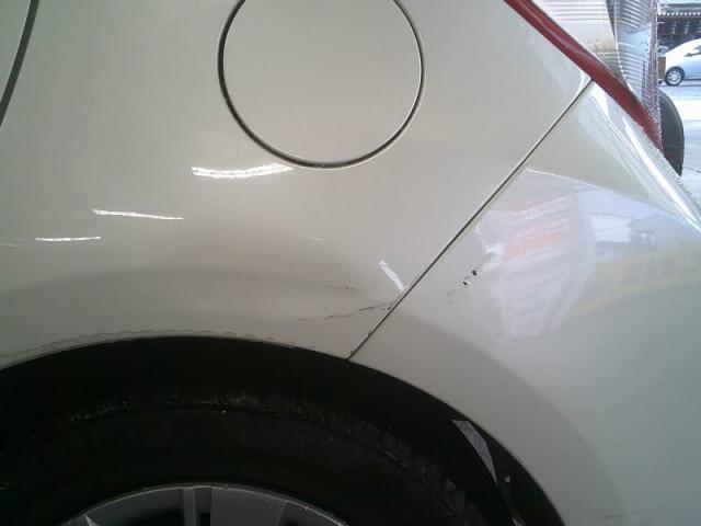 トヨタ　ヴィッツ　左給油口付近とバンパー　キズ・へこみ直し　高崎市カーコンビニ倶楽部