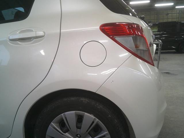 トヨタ　ヴィッツ　左給油口付近とバンパー　キズ・へこみ直し　高崎市カーコンビニ倶楽部