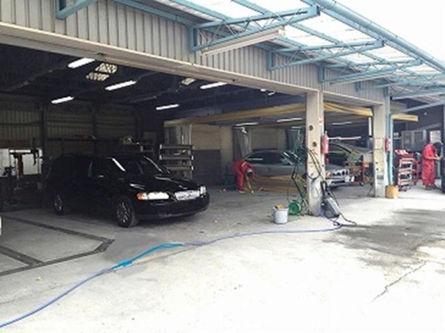 トヨタ　ヴィッツ　左給油口付近とバンパー　キズ・へこみ直し　高崎市カーコンビニ倶楽部