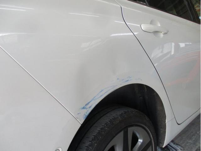 トヨタ　プリウス　右後ろタイヤ上　キズ・へこみ直し　高崎市板金塗装専門店