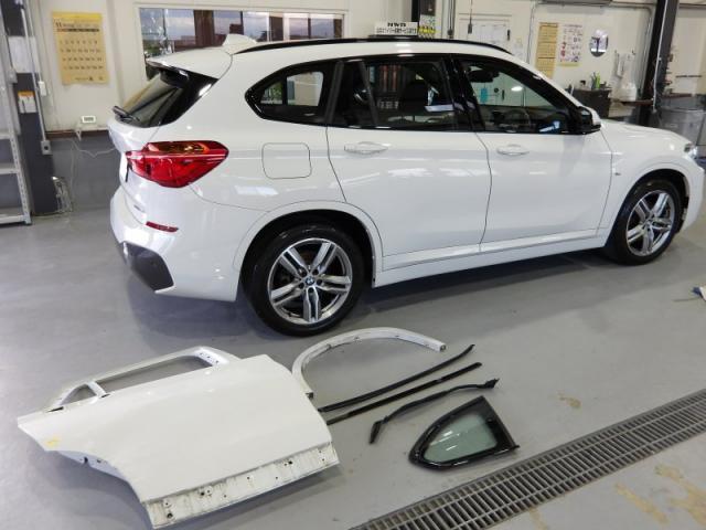 ＢＭＷ Ｘ１　輸入車のドア交換　保険修理でキズ・へこみ直し　高崎市