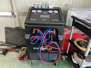 最新のエアコンガス交換機を導入しています。