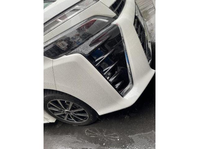 トヨタ　ヴォクシー　フロントバンパー　キズ・へこみ直し　大阪市住之江区　板金塗装