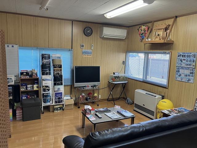 ごゆっくりお寛ぎ頂ける店内スペースです。