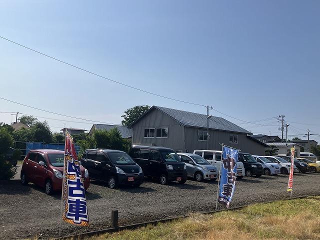 厳選仕入れをした中古車を展示中。